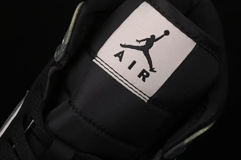 All Categories Air Jordan Jordan Series Basketball Shoes Air Jordan 1 Mid Air Jordan 1 Mid AJ1 Joe 1 Camouflage Green China Series Basketball Shoes CW5490-001